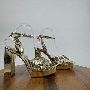 New Womens Aldo Nadie Gold Metallic Faux Leather Platform Sandals‎ Size 6 M NWOB